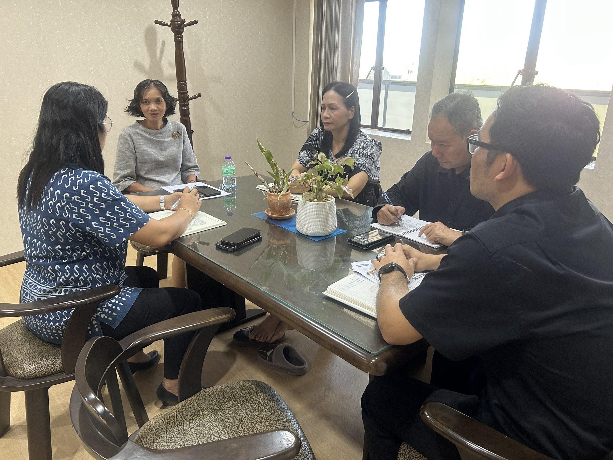 พช.จันทบุรี ประชุมผู้อำนวยการกลุ่มงาน เพื่อขับเคลื่อนภารกิจกรมการพัฒนาชุมชน