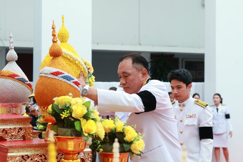 สำนักงานพัฒนาชุมชนจังหวัดจันทบุรี ร่วมพิธีเนื่องในวันที่ระลึกพระบาทสมเด็จพระนั่งเกล้าเจ้าอยู่หัว พระมหาเจษฎาราชเจ้า เพื่อน้อมรำลึกถึงพระมหากรุณาธิคุณของรัชกาลที่ 3 หรือ “เจ้าสัวถุงแดง” ผู้ทรงวางรากฐานความมั่นคงทางเศรษฐกิจและรักษาเอกราชของชาติไทย