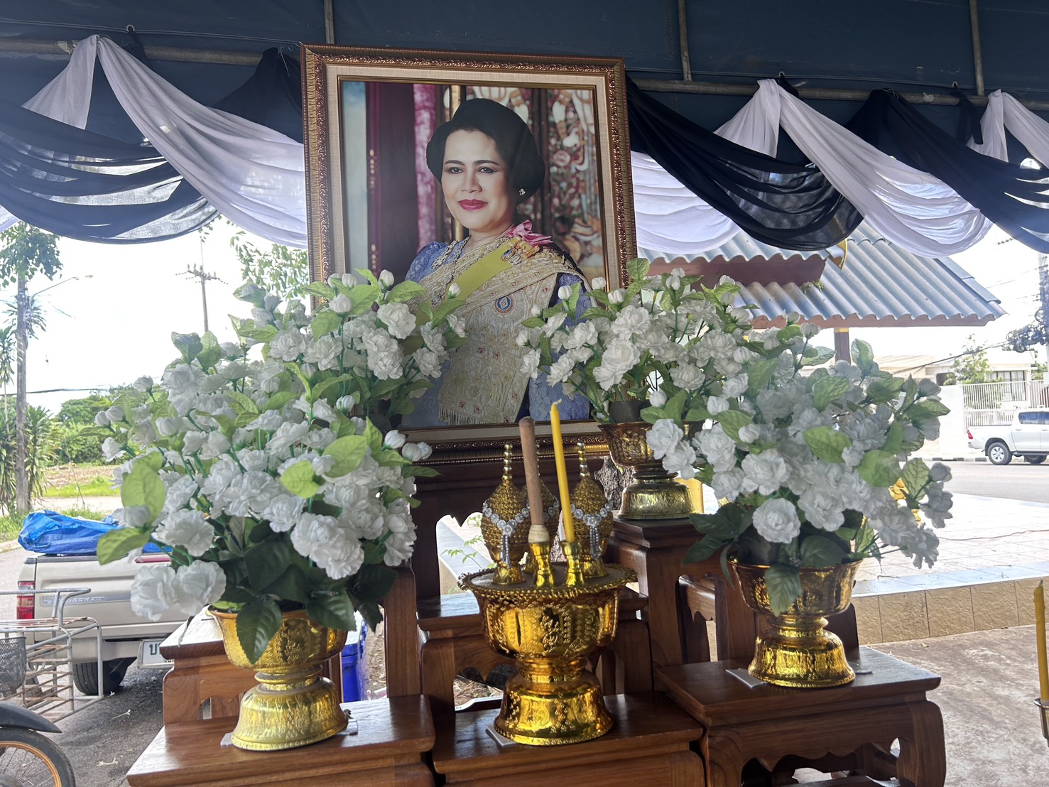 พช.จันทบุรี เข้าร่วมพิธีทอดผ้าป่าสมทบ"หมู่บ้านป้องกันและแก้ไขปัญหายาเสพติด" ชุมชนที่ 14 หลังโรงพยาบาลพระปกเกล้า
